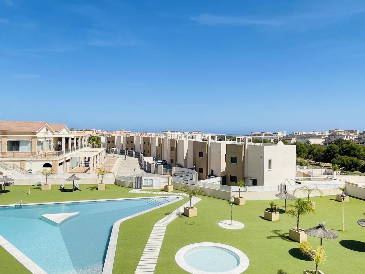 شقة 3090 Residencial Sabrina Dehesa de Campoamor  المظهر الخارجي الصورة