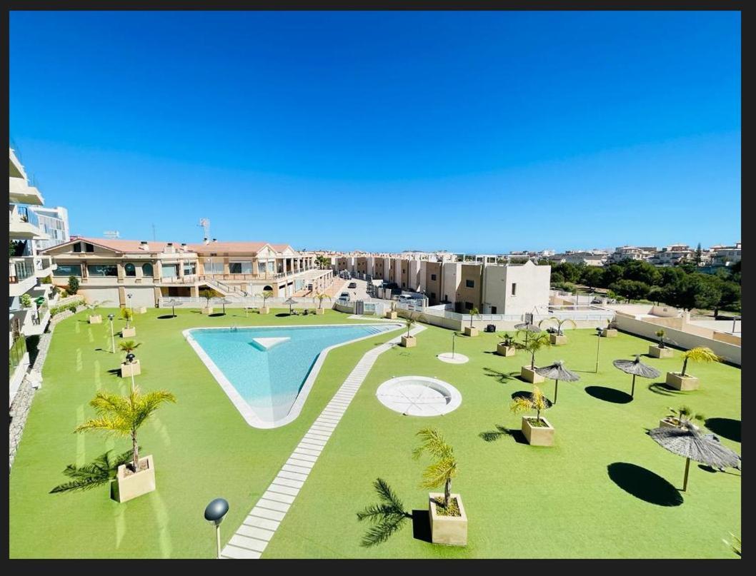 شقة 3090 Residencial Sabrina Dehesa de Campoamor  المظهر الخارجي الصورة