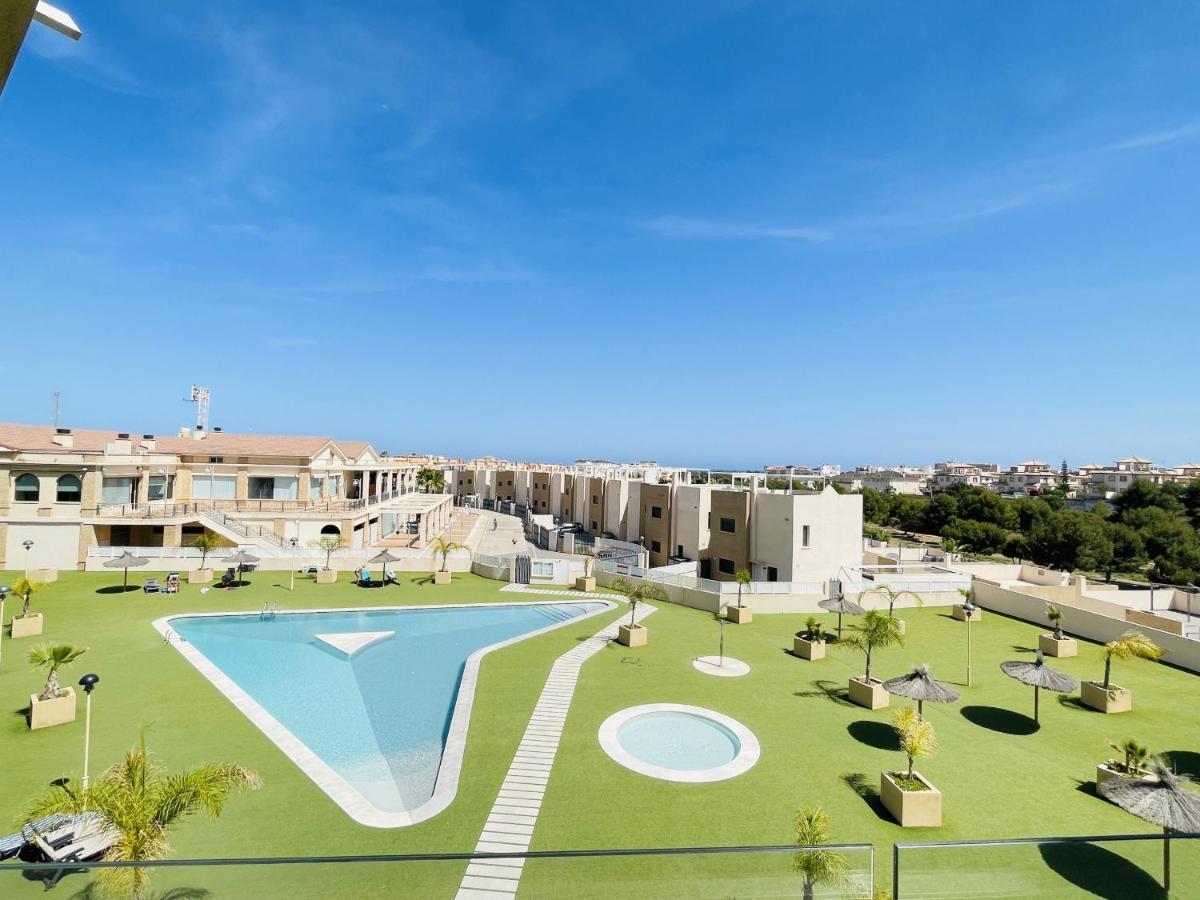 شقة 3090 Residencial Sabrina Dehesa de Campoamor  المظهر الخارجي الصورة
